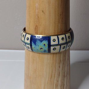 Vintage Bangle With Feathers